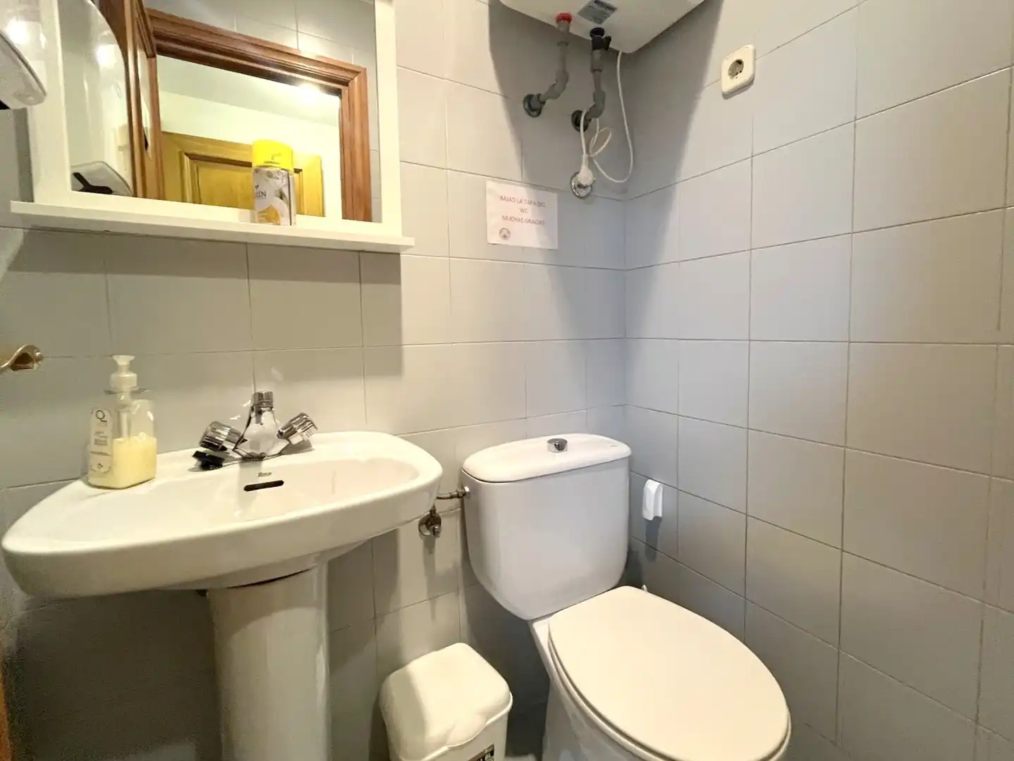 Bathroom of Office for rent in Chamberí