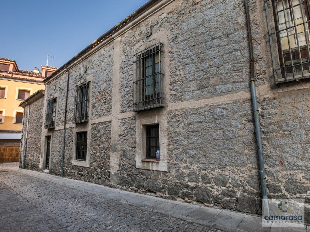 Vista exterior de Casa o xalet en venda en Ávila Capital