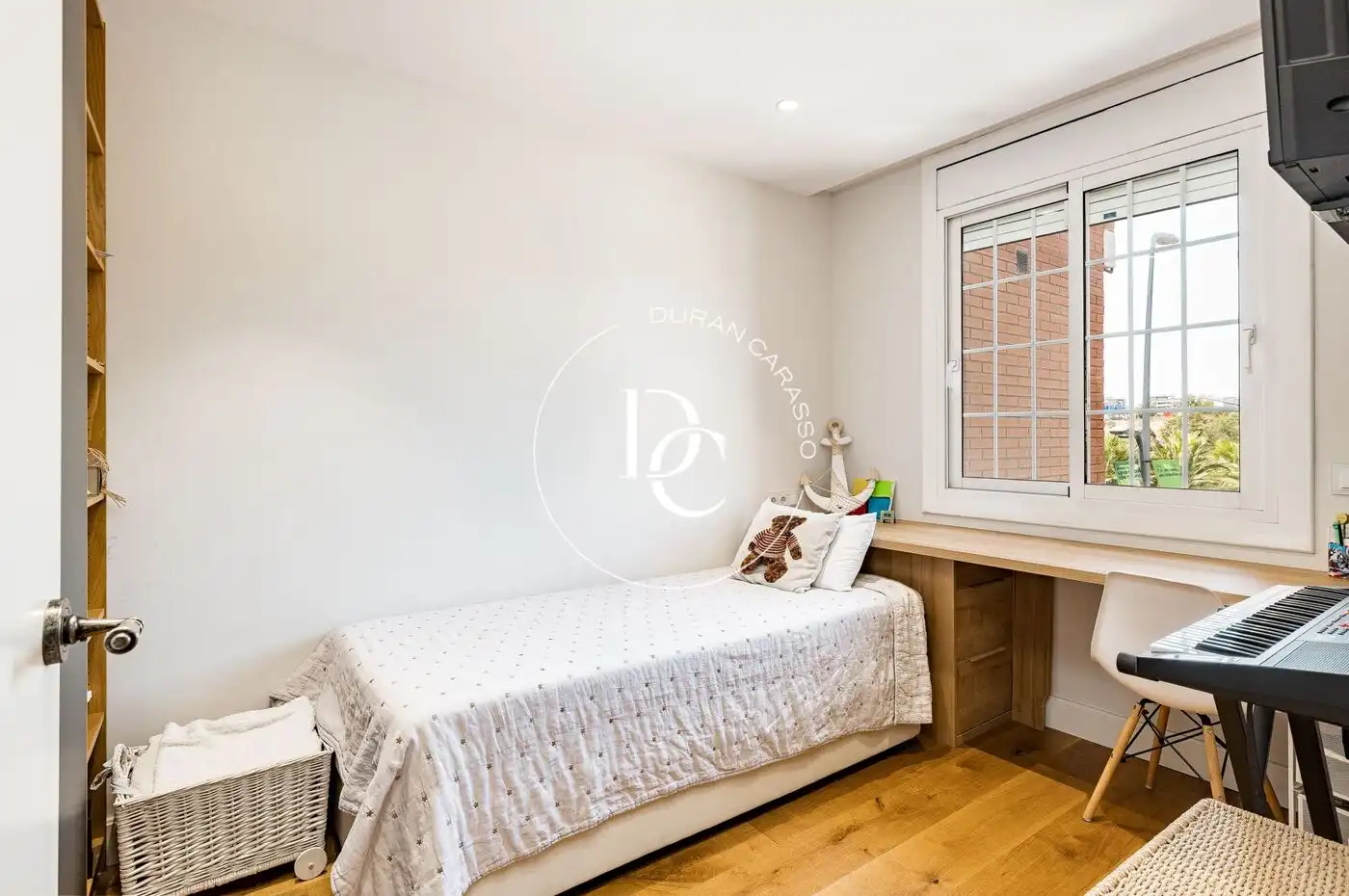 Habitación de Casa o chalet en venta en Sant Joan Despí con Aire acondicionado, Calefacción y Jardín privado