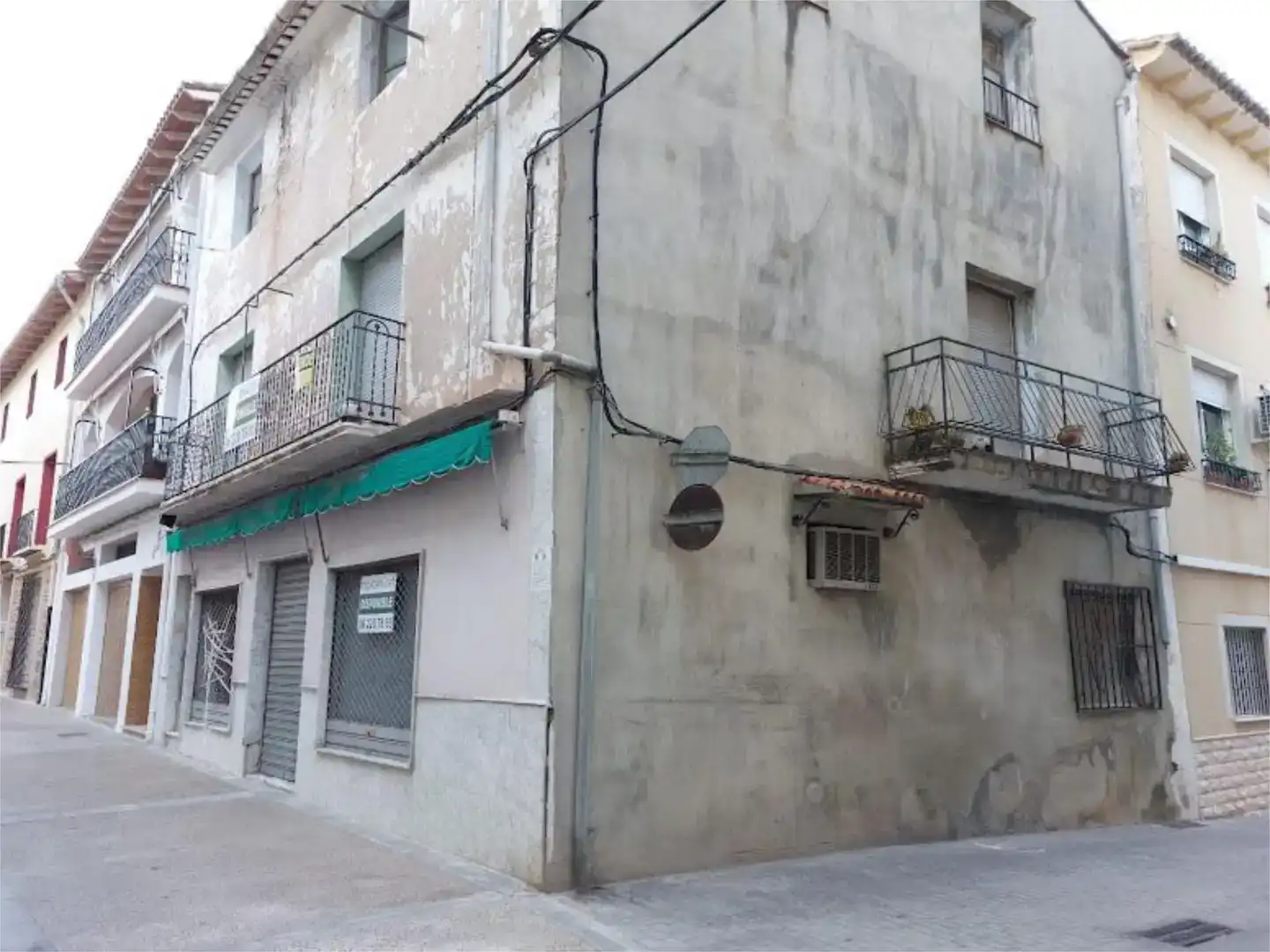 Vista exterior de Casa adosada en venda en Vallada amb Balcó