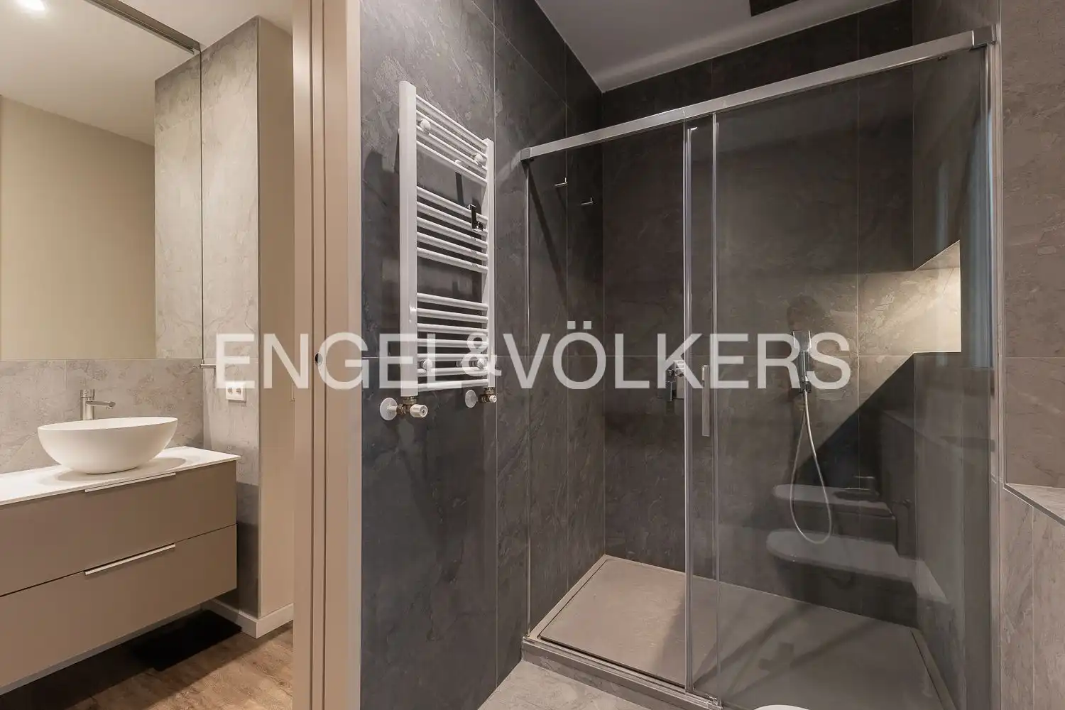 Badezimmer von Wohnung zum Verkauf in Valencia mit Klimaanlage, Heizung und Terrasse