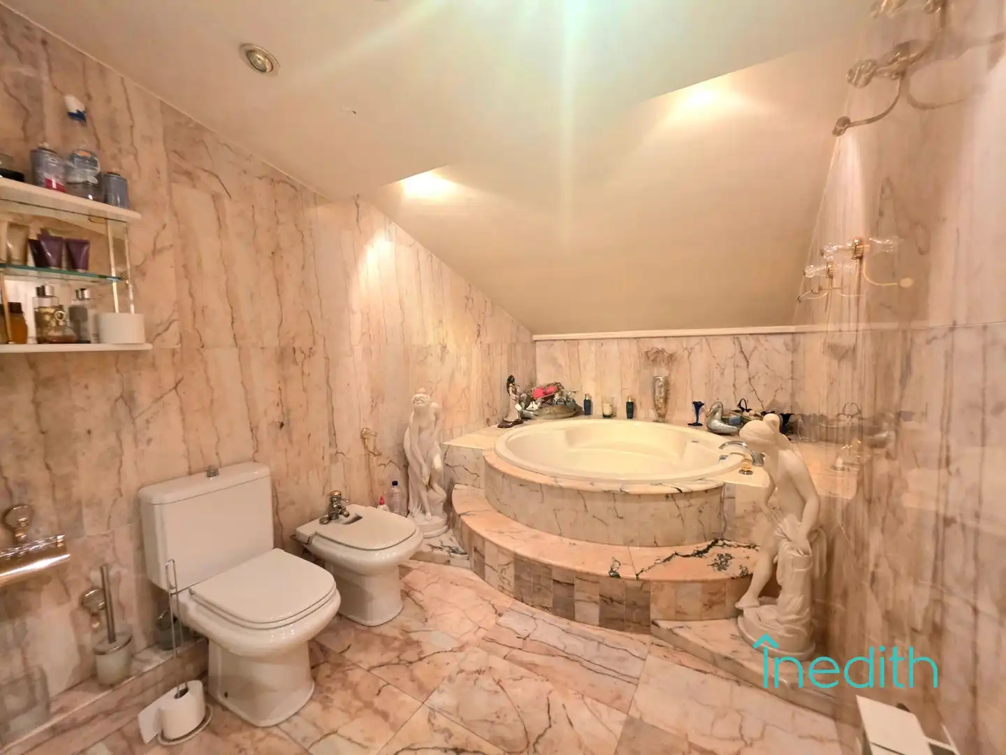 Badezimmer von Einfamilien-Reihenhaus zum Verkauf in Viladecans mit Klimaanlage, Heizung und Terrasse