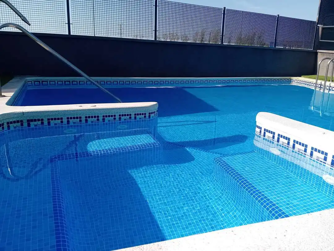 Piscina de Apartamento en venta en  Logroño con Aire acondicionado, Calefacción y Trastero