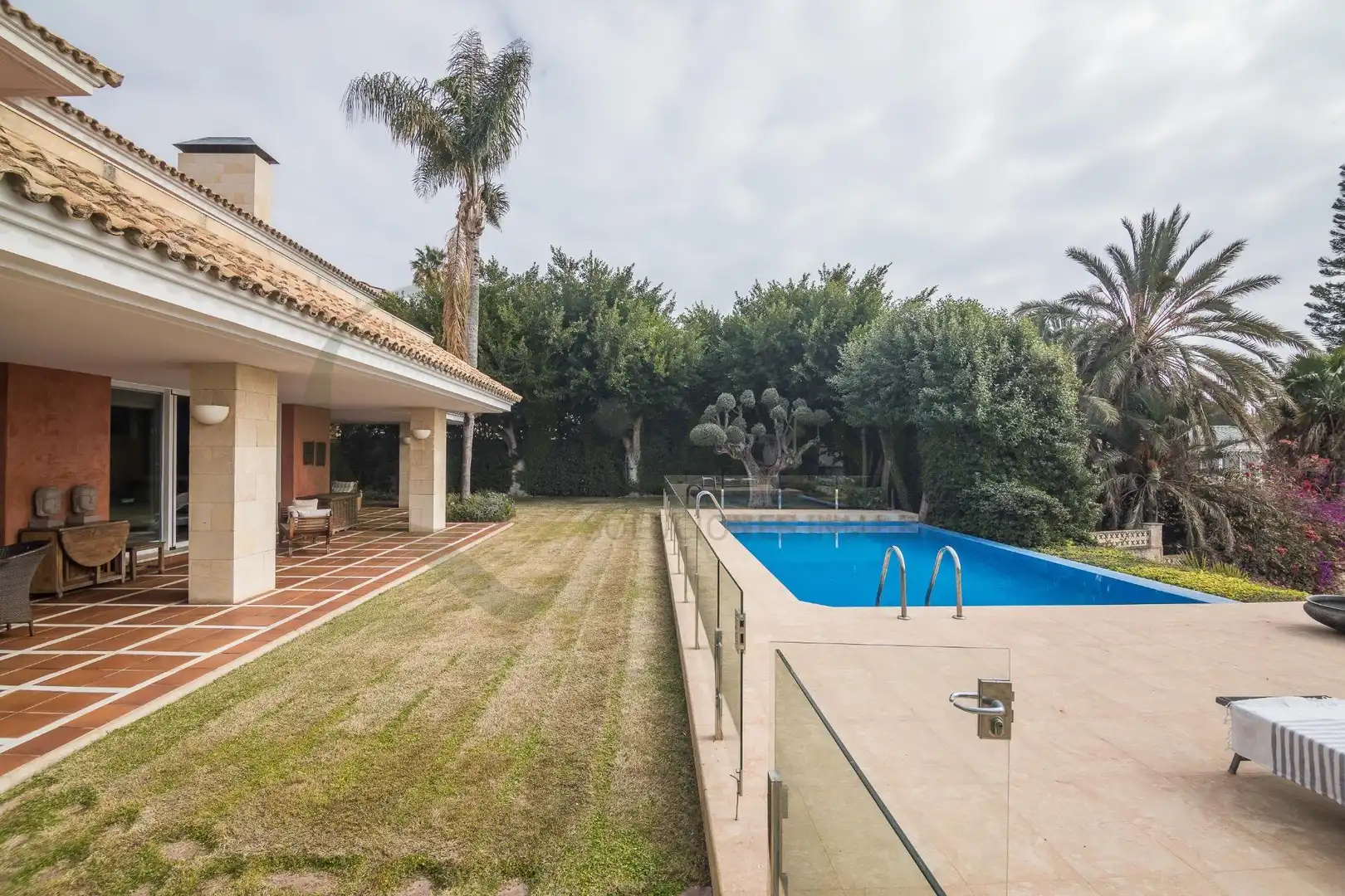 Jardí de Casa o xalet en venda en Alicante / Alacant amb Calefacció, Jardí privat i Terrassa