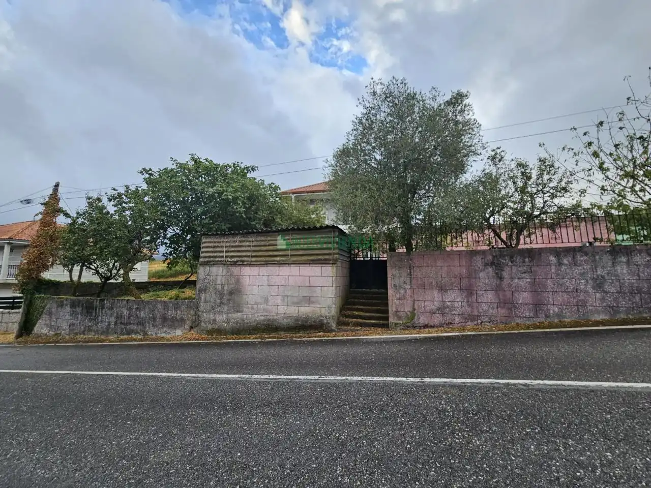 Vista exterior de Casa o xalet en venda en Covelo amb Calefacció, Jardí privat i Terrassa