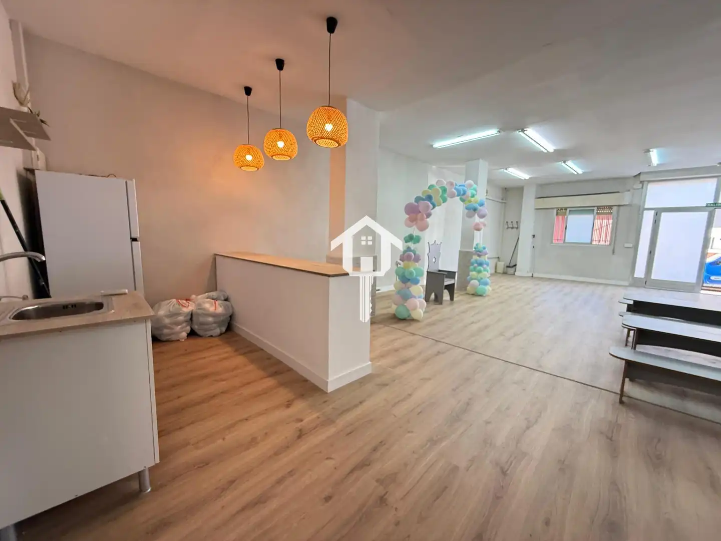 Local en venta en Alicante / Alacant con Aire acondicionado