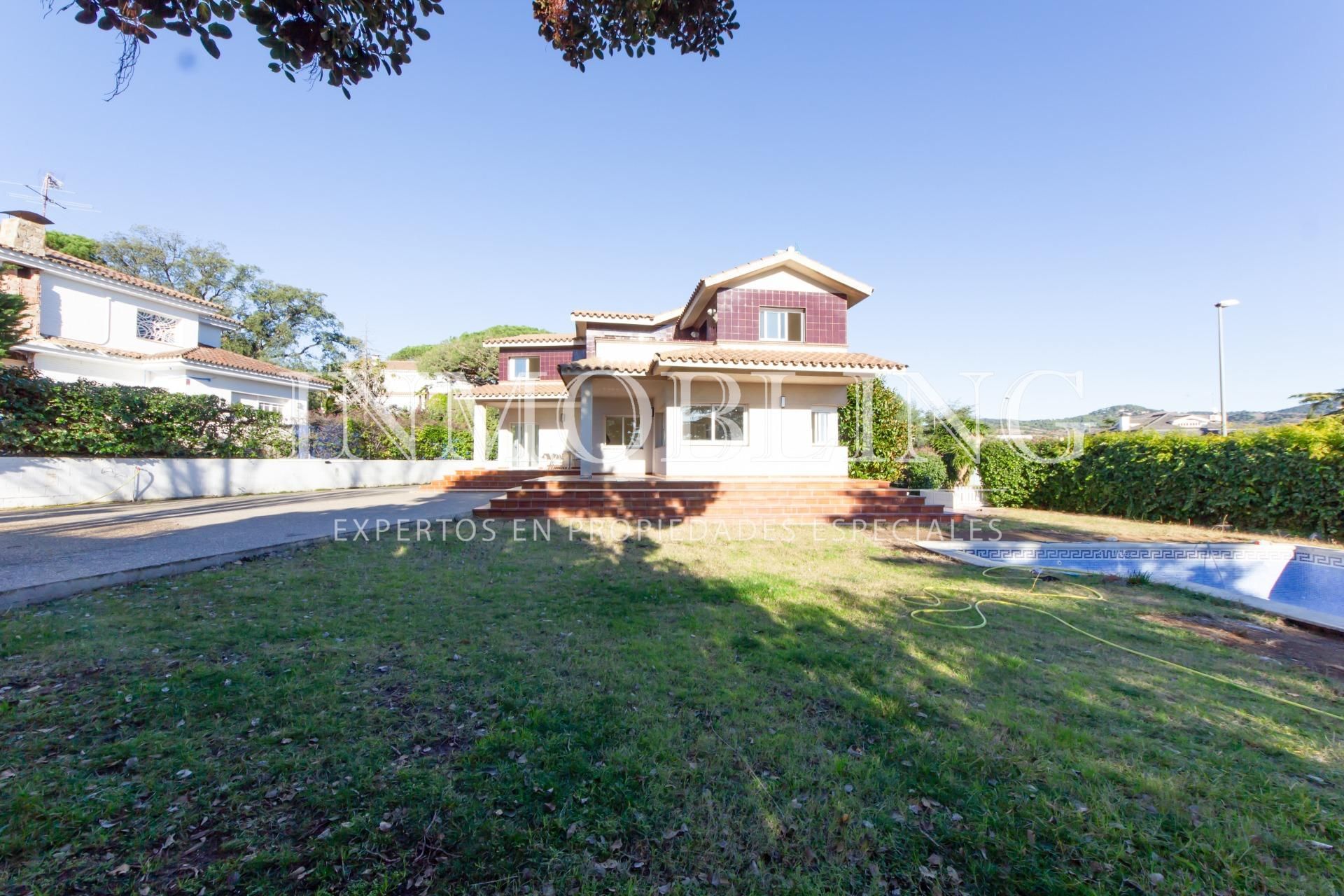 Exterior view of Houses for sale in Alella  with Heating, Private garden and Terrace