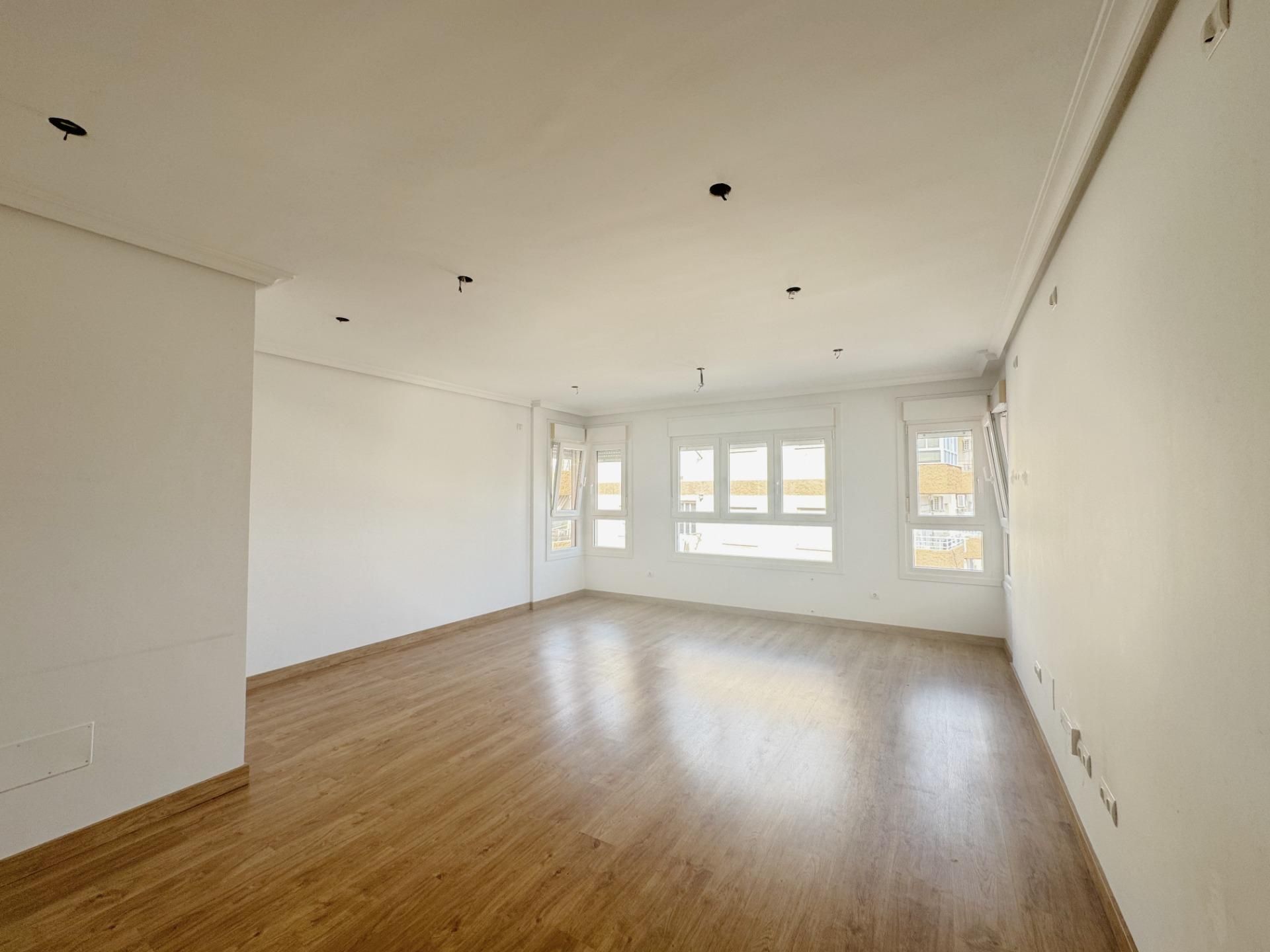 Sala de estar de Piso en venta en  Almería Capital con Calefacción, Terraza y Trastero