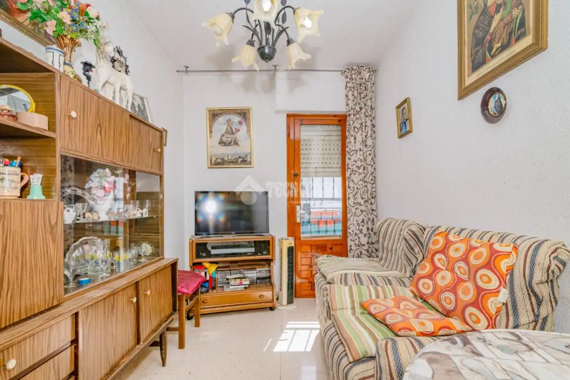 Sala de estar de Piso en venta en Granada con Calefacción, Amueblado y Balcón