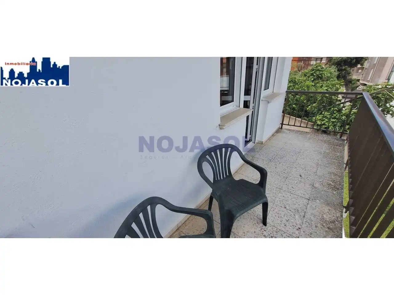 Terrasse von Einfamilien-Reihenhaus zur Miete in Noja mit Heizung, Privatgarten und Terrasse
