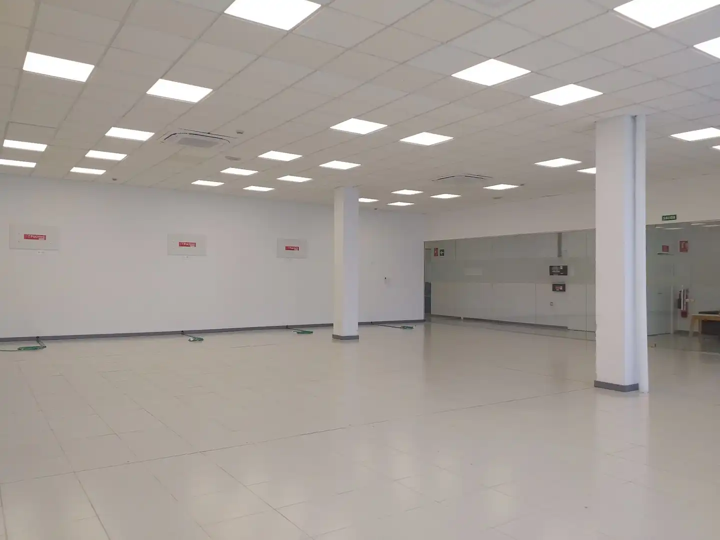 Office for rent in Acorán