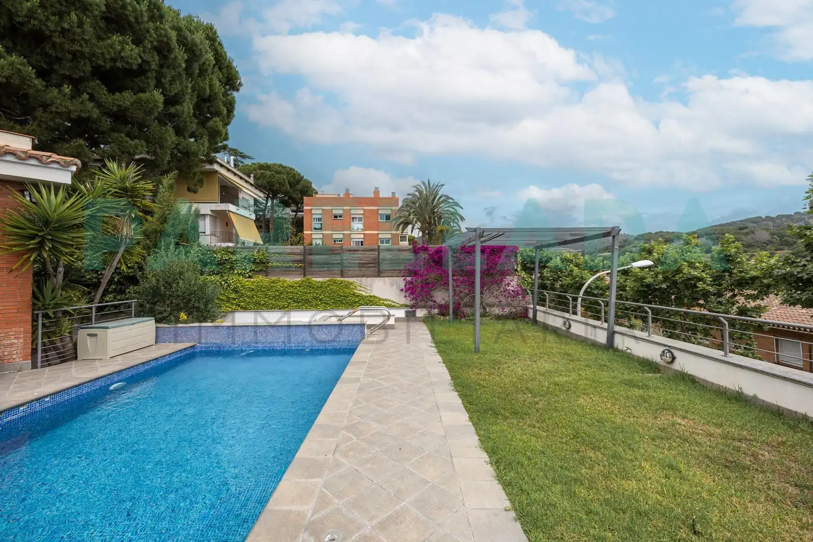 Piscina de Casa o chalet en venta en Tiana con Aire acondicionado, Jardín privado y Terraza