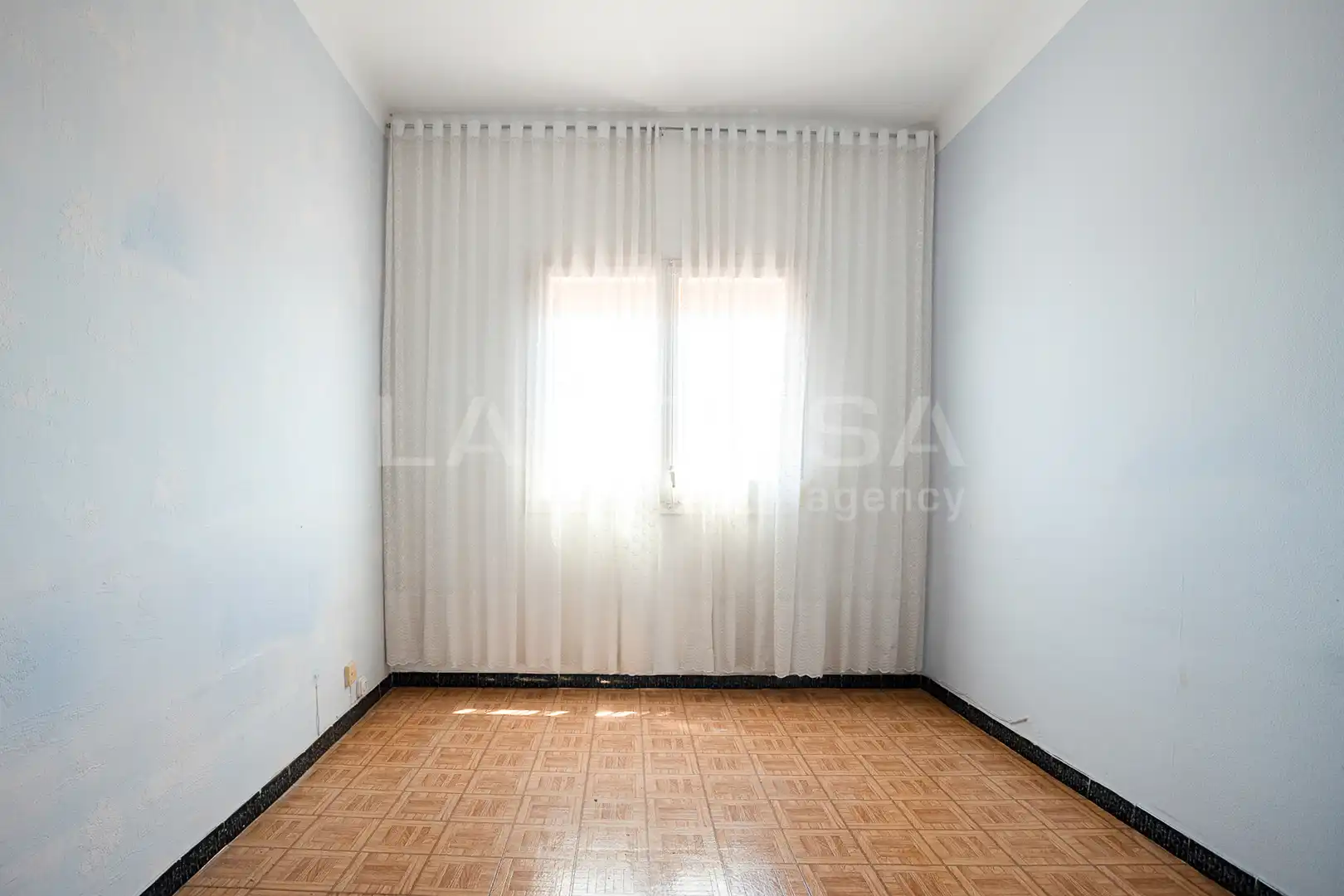 Habitación de Piso en venta en Barcelona con Balcón