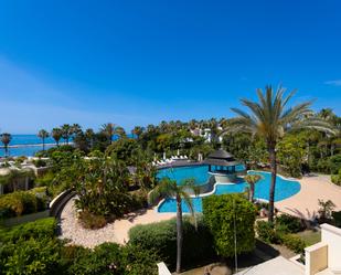 Piscina de Apartament en venda en Marbella amb Aire condicionat, Terrassa i Piscina