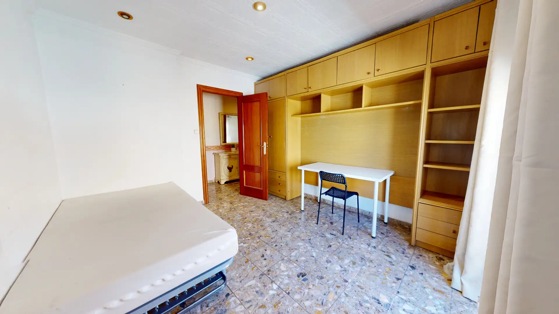 Habitación de Piso en venta en Elda