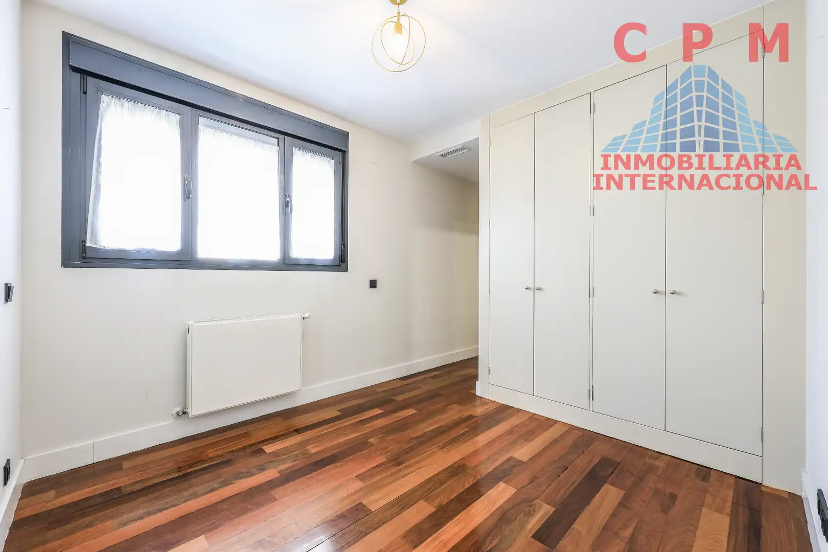 Dormitori de Àtic de lloguer en Madrid amb Aire condicionat, Calefacció i Parquet