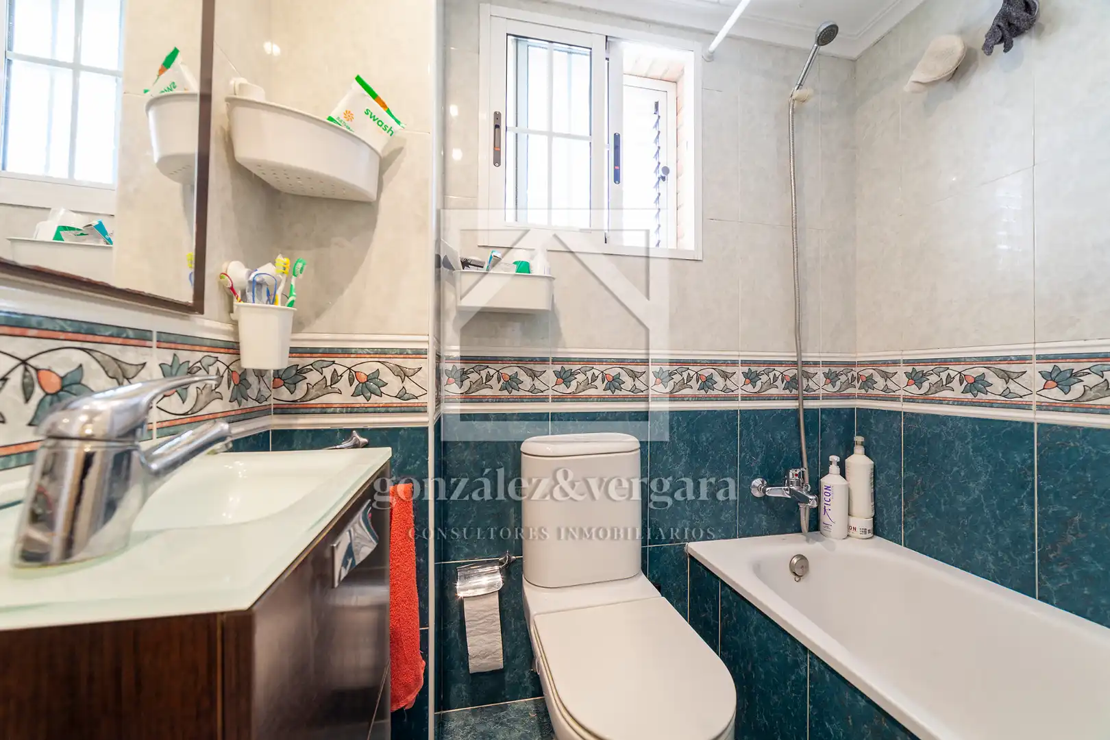 Baño de Casa adosada en venta en Alzira con Aire acondicionado, Calefacción y Terraza