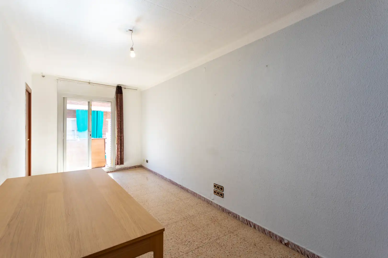 Habitación de Piso en venta en Barcelona con Balcón
