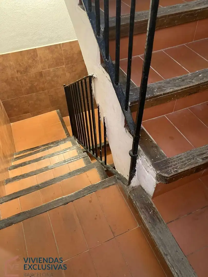 Wohnung zum Verkauf in Barcelona mit Klimaanlage, Heizung und Privatgarten
