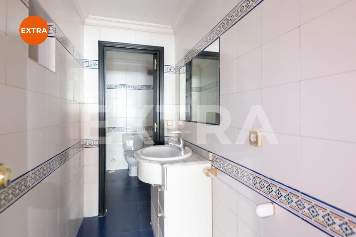 Bathroom of Commercial properties for sale in Madrid