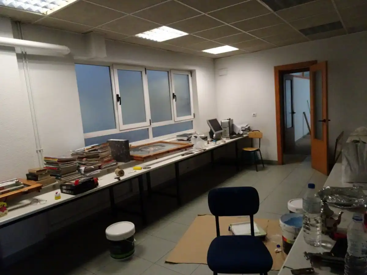 Büro zur Miete in Torrelavega  mit Klimaanlage, Abstellraum und Möbliert