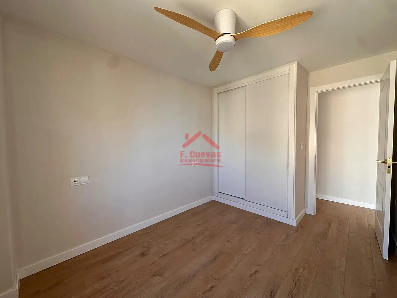 Dormitori de Apartament en venda en Algarrobo pueblo
