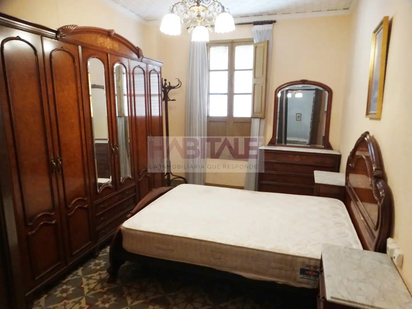 Dormitori de Casa adosada en venda en Xàtiva amb Traster i Moblat