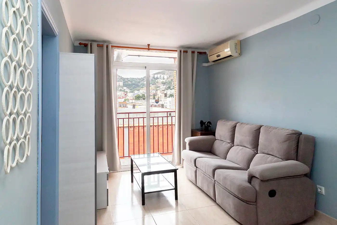 Sala d'estar de Àtic en venda en Santa Coloma de Gramenet amb Aire condicionat, Calefacció i Forn