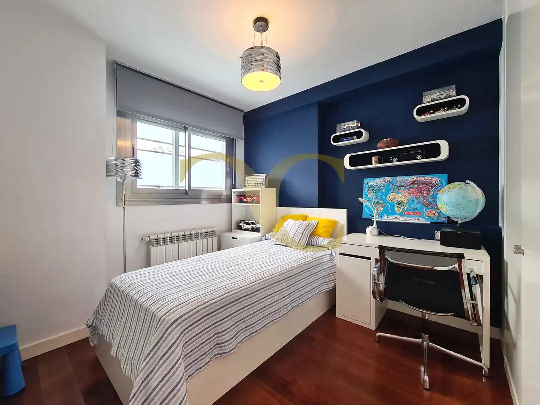 Schlafzimmer von Maisonette zum Verkauf in Oviedo  mit Heizung, Privatgarten und Terrasse