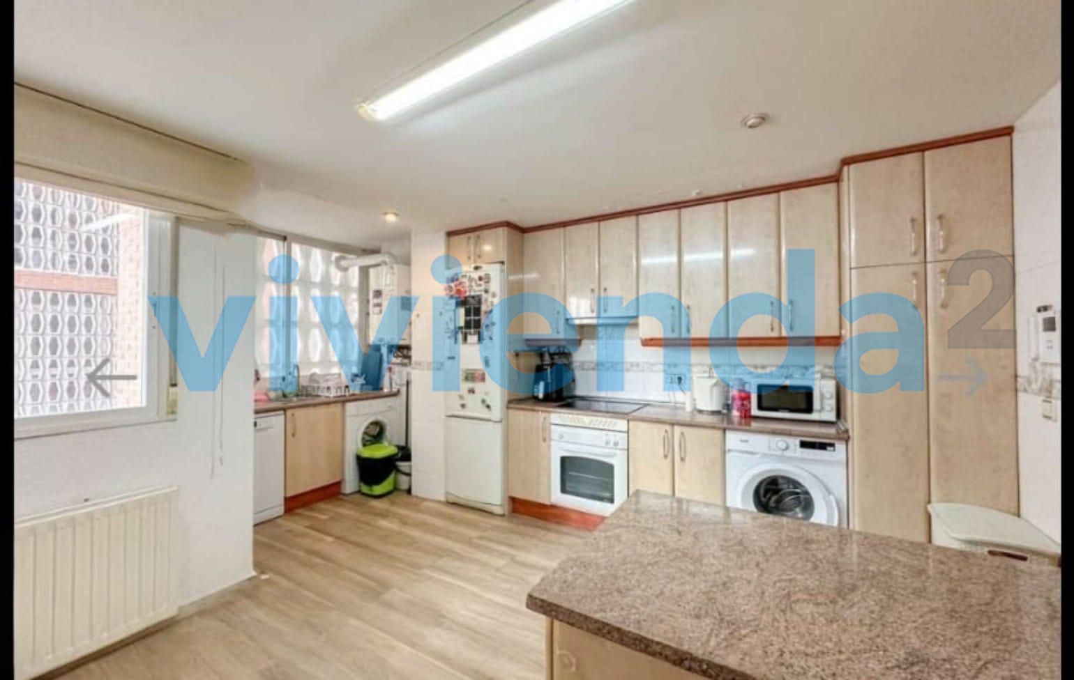 Kitchen of Flat for sale in  Madrid Capital  with Heating