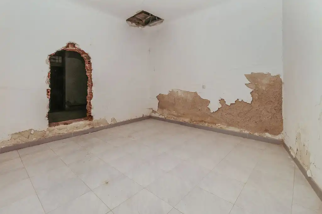 Casa adosada en venta en Herencia