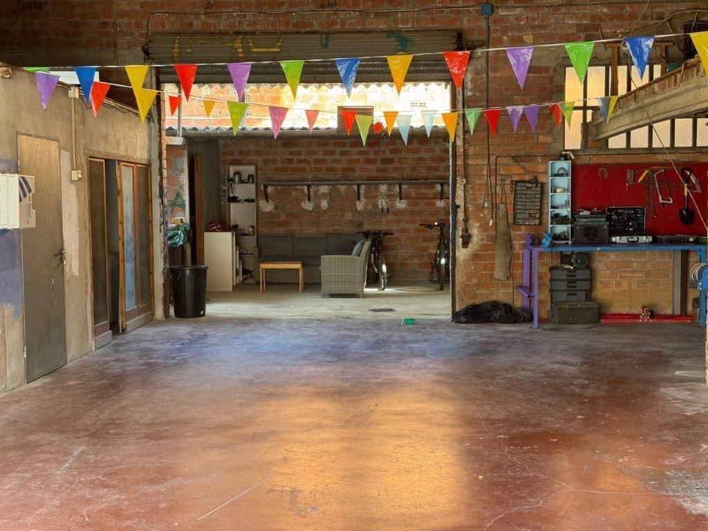 Building for sale in Llagostera