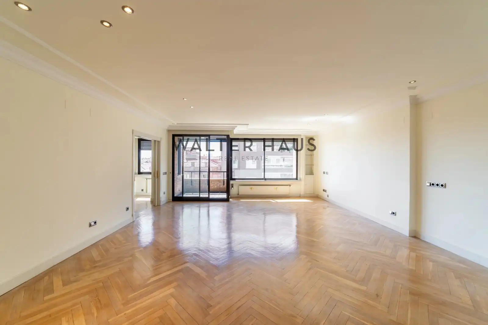 Exterior view of Flat for rent in Madrid  with Air Conditioner, Heating and Terrace