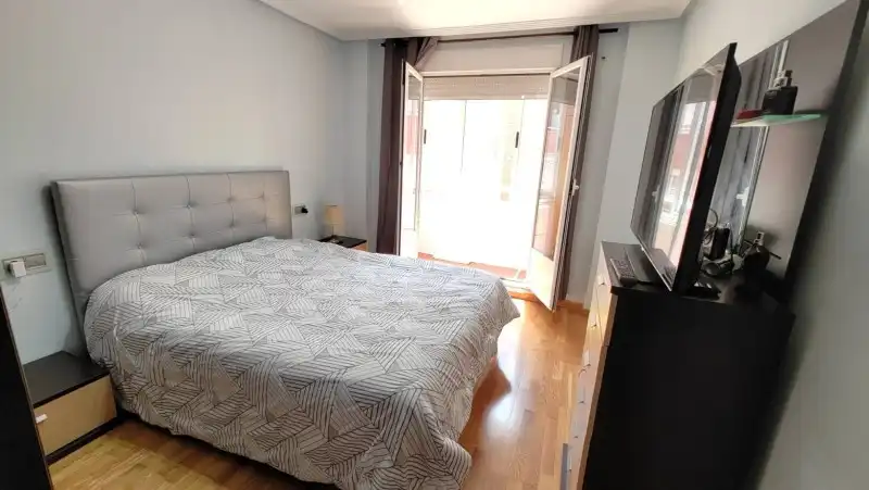 Schlafzimmer von Wohnung zum Verkauf in San Andrés del Rabanedo mit Heizung, Privatgarten und Parkett