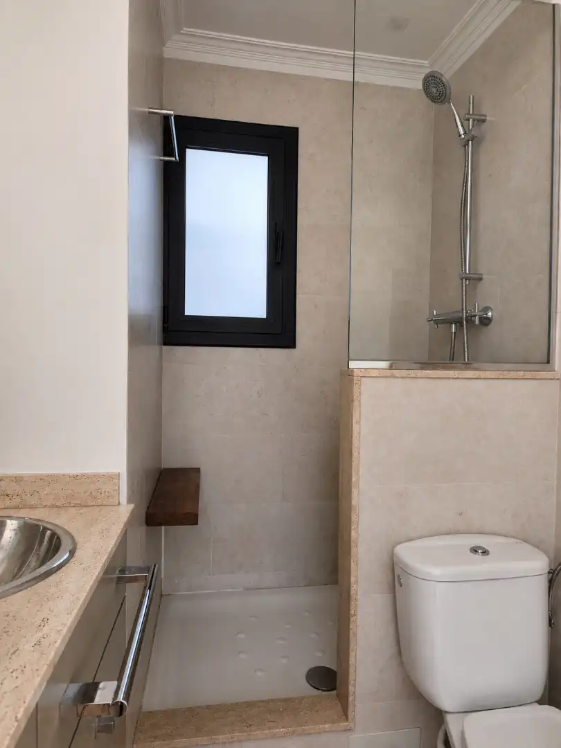 Baño de Ático en venta en Barcelona con Aire acondicionado, Calefacción y Parquet