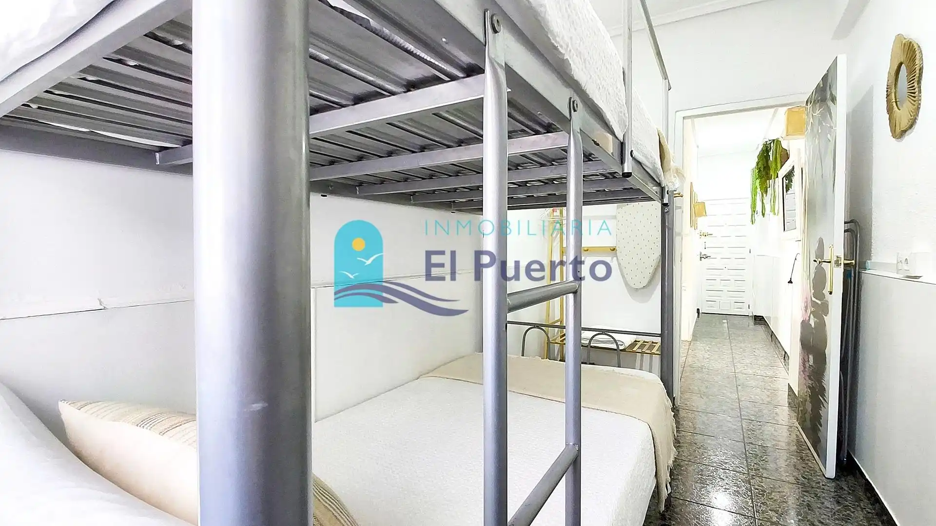 Habitación de Apartamento en venta en Águilas con Aire acondicionado y Amueblado