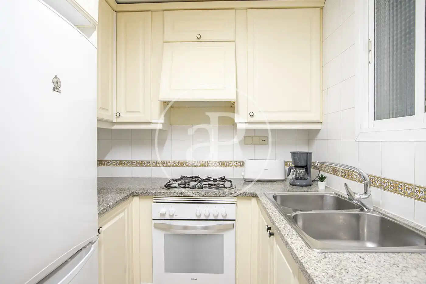 Cuina de Pis en venda en Barcelona amb Aire condicionat, Calefacció i Balcó