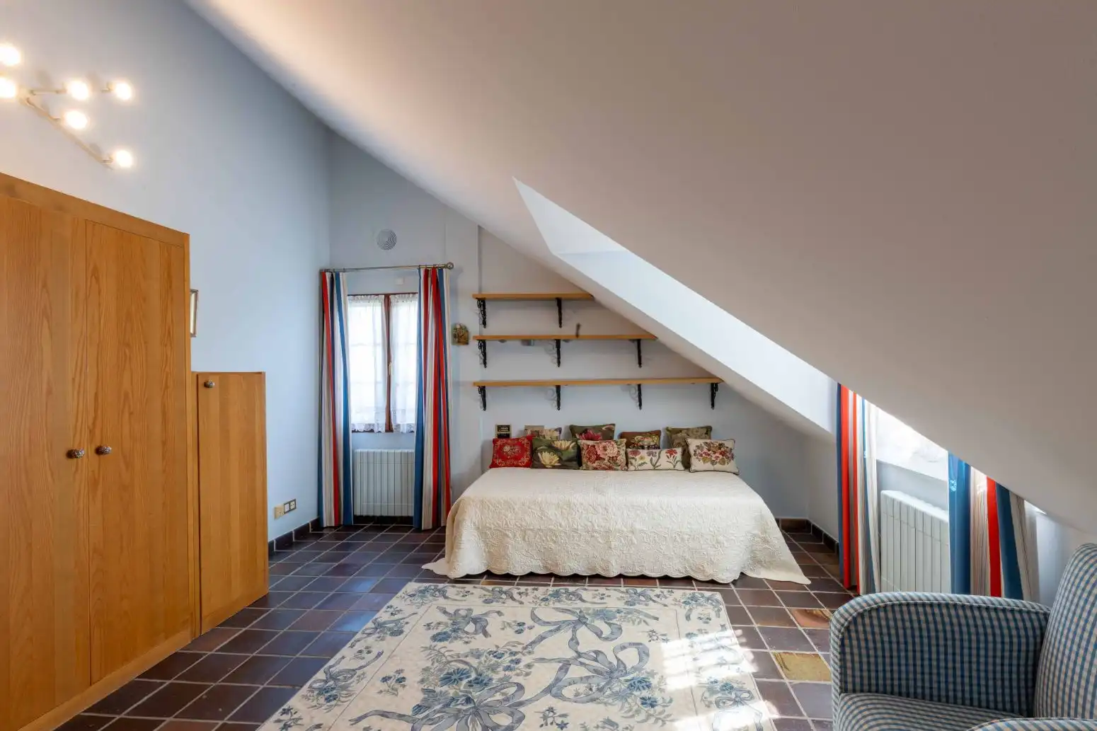 Dormitori de Casa o xalet en venda en Medio Cudeyo amb Jardí privat, Parquet i Traster