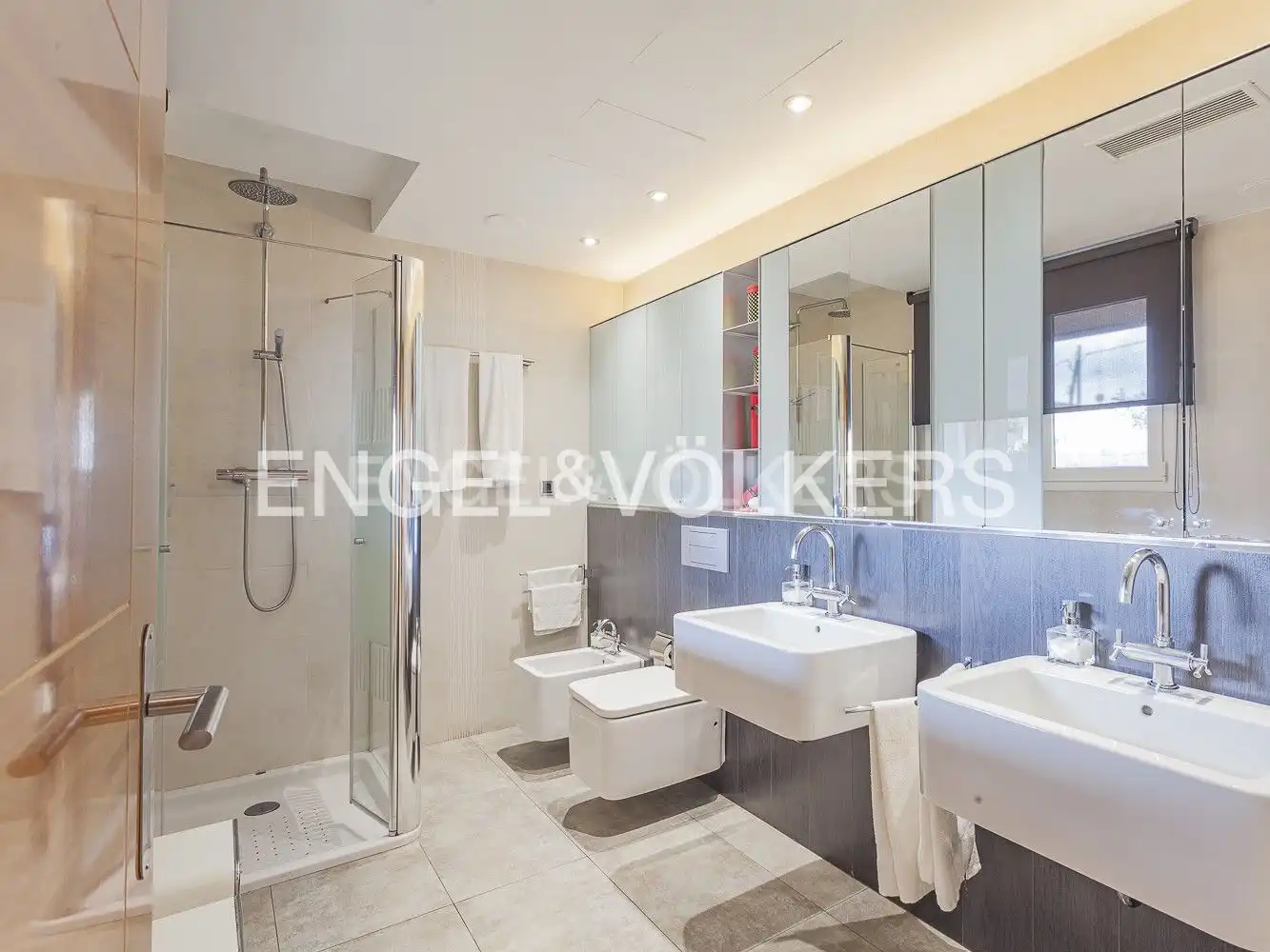 Bathroom of Detached homes for sale in Cerdanyola del Vallès  with Air Conditioner, Heating and Private garden
