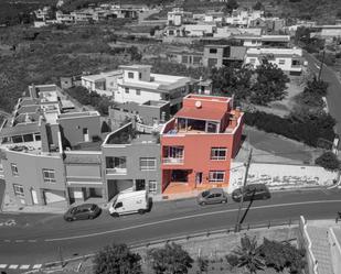 Vista exterior de Casa adosada de lloguer en Candelaria amb Terrassa i Balcó