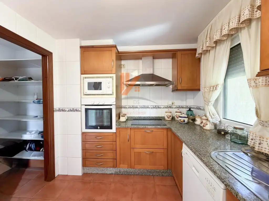 Kitchen of Detached homes for sale in Santiago de Compostela   with Heating, Private garden and Terrace