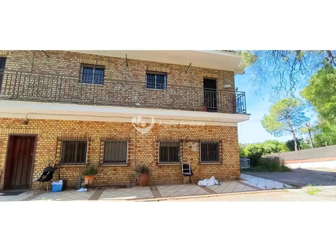 Vista exterior de Finca rústica en venta en Alcalá de Guadaira con Aire acondicionado, Calefacción y Jardín privado