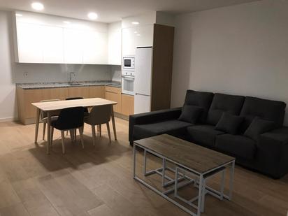 Sala d'estar de Pis de lloguer en  Zaragoza Capital amb Calefacció, Moblat i Forn
