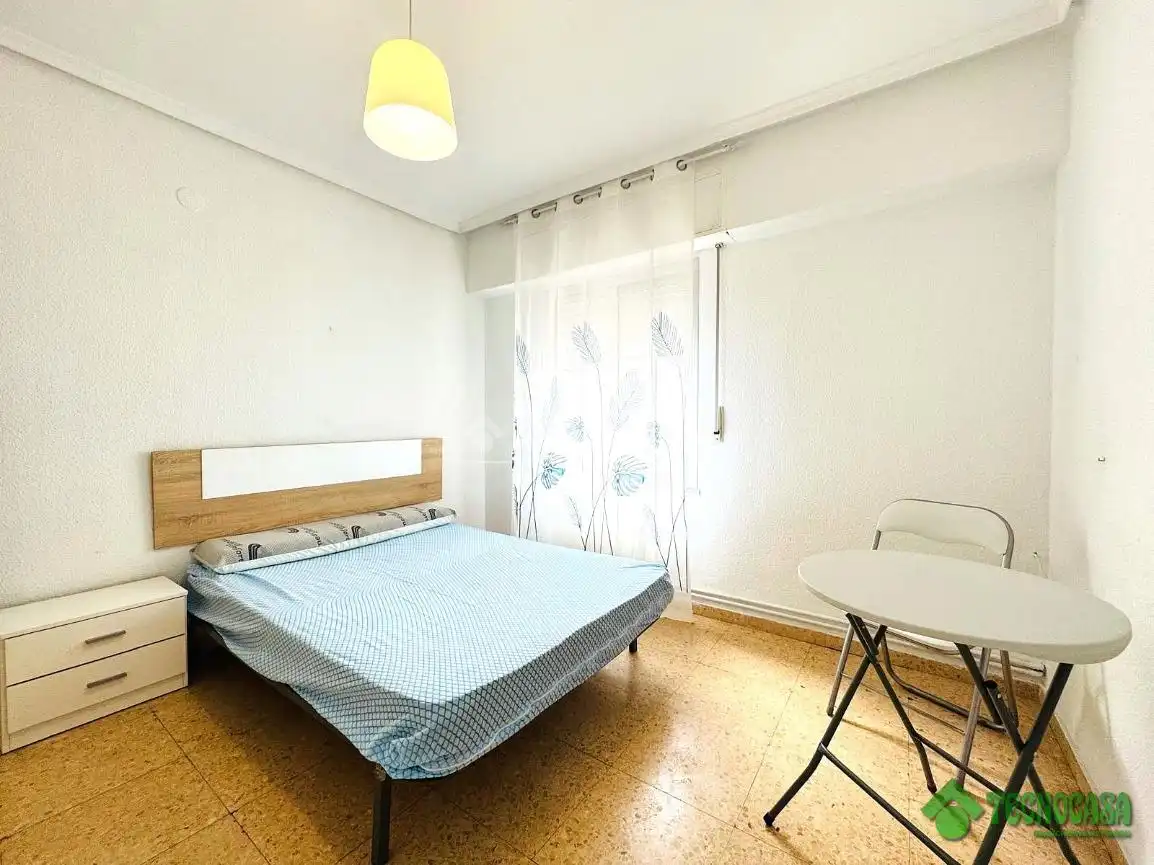 Dormitori de Pis en venda en Albacete amb Aire condicionat, Calefacció i Terrassa