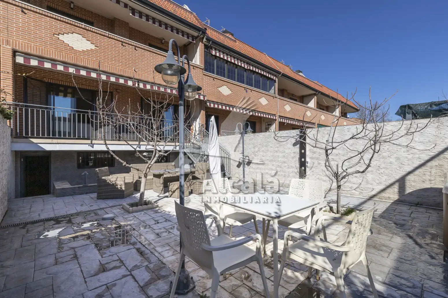 Jardí de Casa o xalet en venda en Alcalá de Henares amb Aire condicionat, Calefacció i Jardí privat