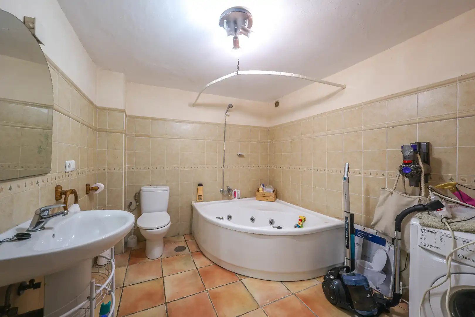 Baño de Casa adosada en venta en Guaro con Aire acondicionado