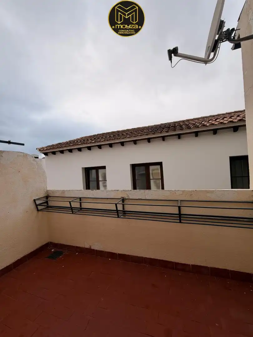 Vista exterior de Piso de alquiler en Jaén con Aire acondicionado, Terraza y Balcón
