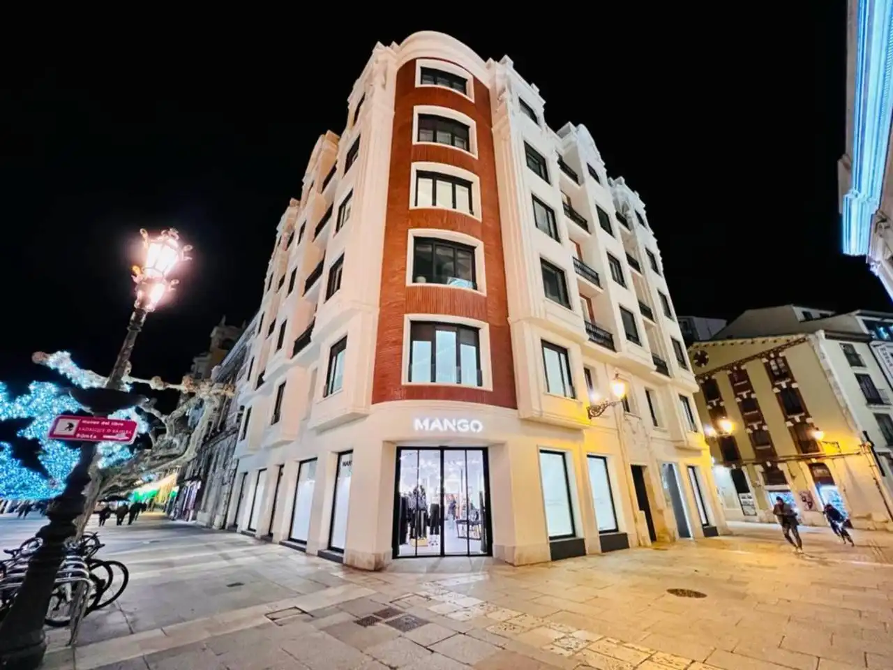 Vista exterior de Dúplex en venda en Burgos amb Calefacció i Balcó