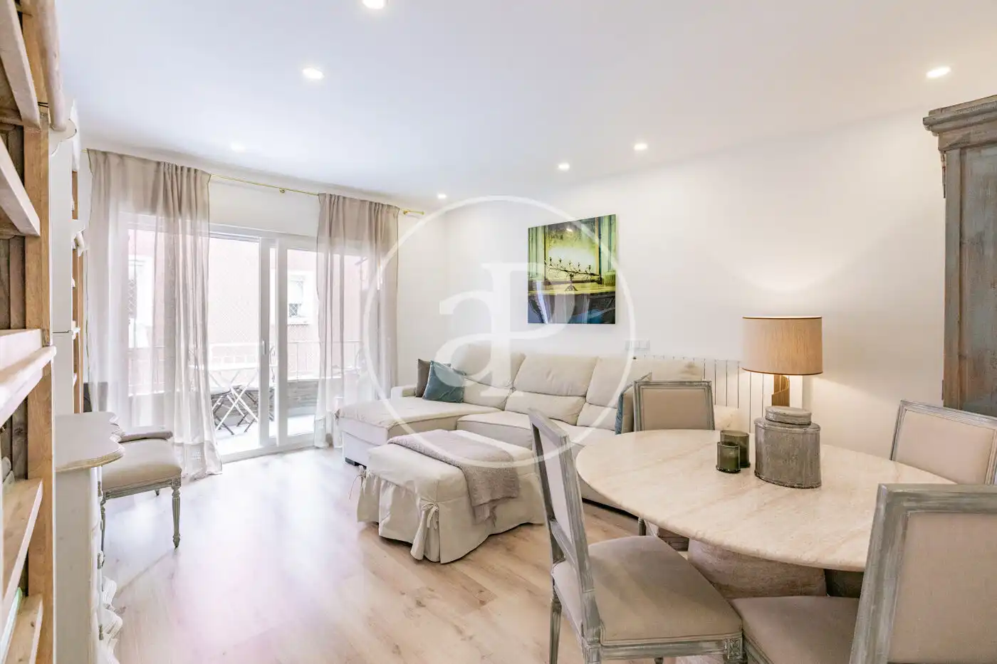 Living room of Flat for sale in Madrid  with Air Conditioner, Heating and Terrace