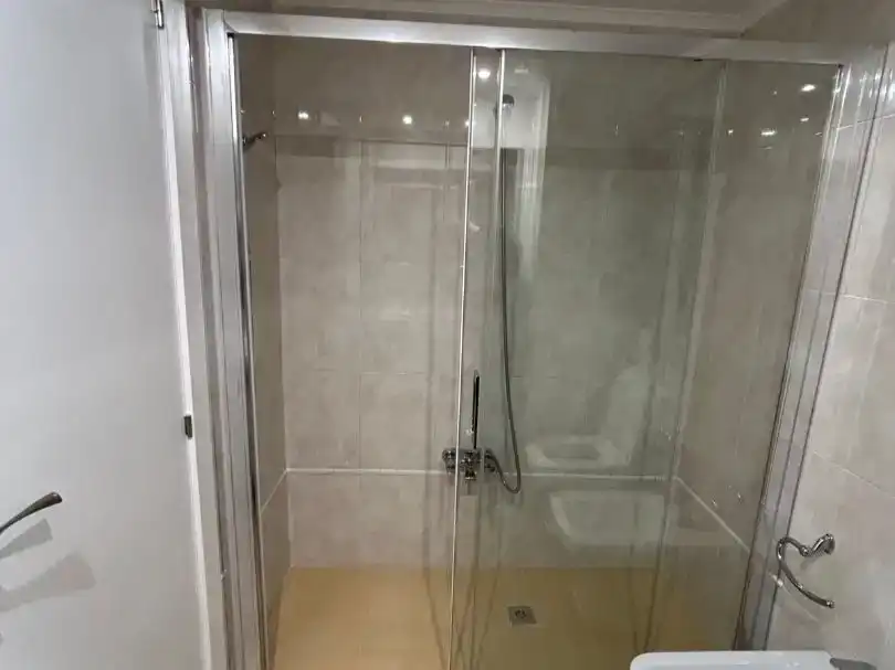 Badezimmer von Wohnung zur Miete in Centro